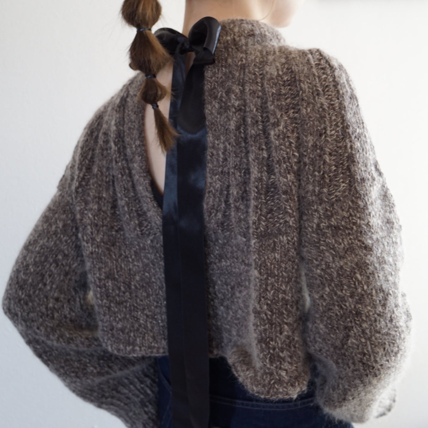 Back Open Ribbon Sweater